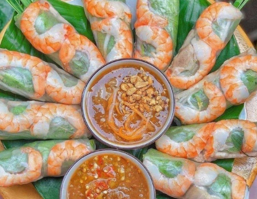 Learn Hoan Kiem’s Old Quarter food heritage with expert insights